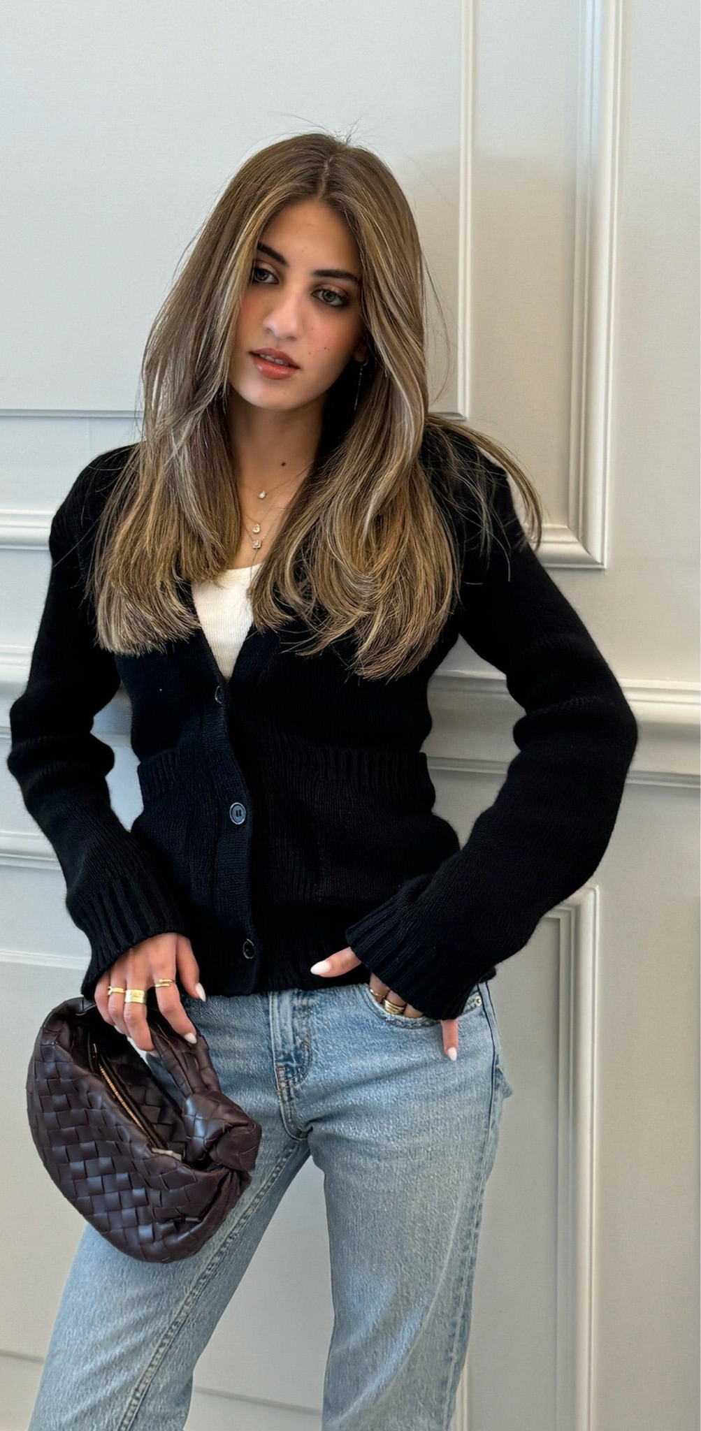 CROPPED SCULPTED KNIT CARDIGAN IN BLACK
