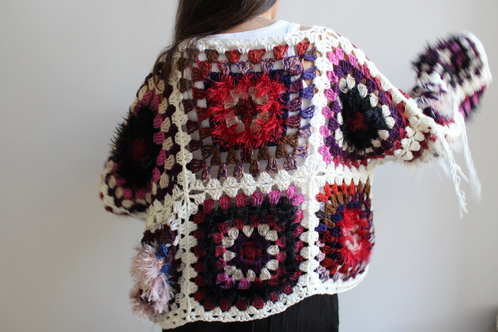 KROCHET KARDIGAN WITH FRINGE DETAILING IN MIXED BERRIES