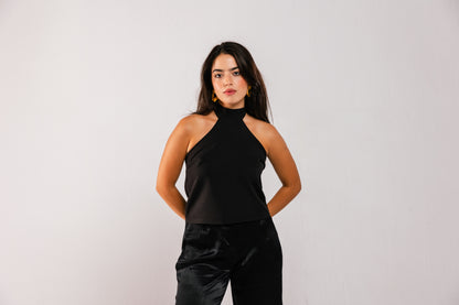 SLEEK TIED HALTERNECK TOP